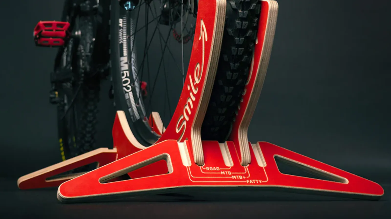 Portabici in legno Hopper Smile - Image 3